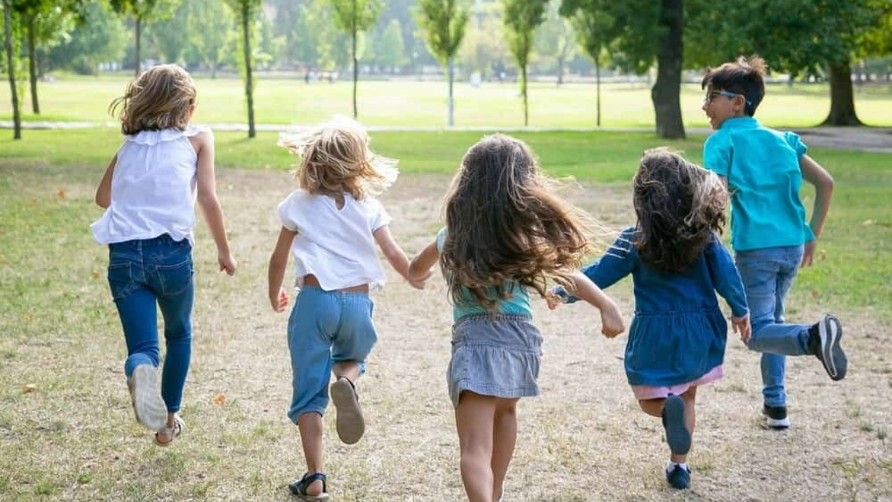 Descubra os melhores destinos brasileiros para aproveitar as férias escolares, combinando diversão, cultura e aprendizado para crianças, adolescentes e toda a família.