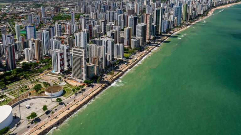 Como Planejar a Viagem dos Sonhos para a Praia: Guia Completo!